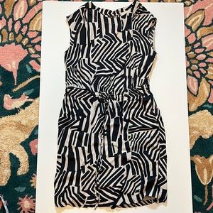Ann Taylor loft, sleeveless knee length dress tie waist